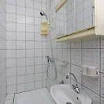 Apartman With Parking Space Banjol, Rab - 16082