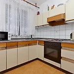 Apartman With Parking Space Banjol, Rab - 16082 *