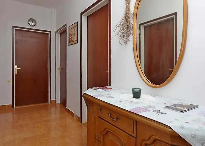 Apartman With Parking Space Banjol, Rab - 16082 Banjol