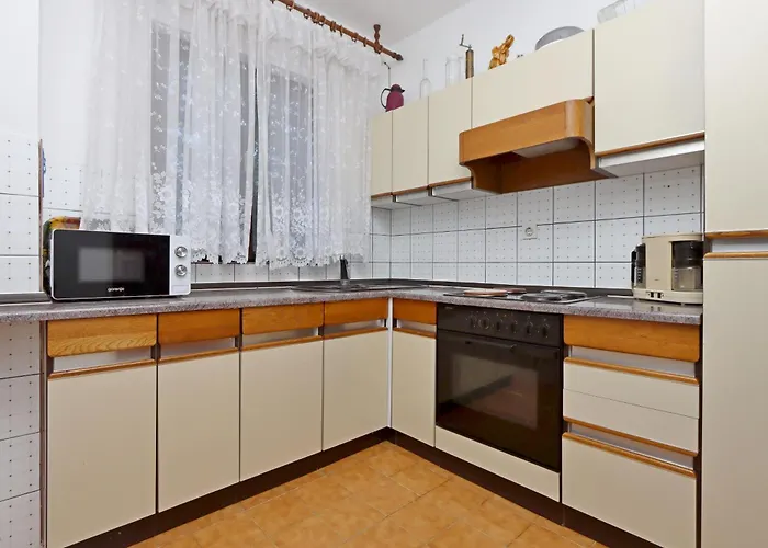 Apartman With Parking Space Banjol, Rab - 16082 *